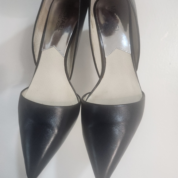 👠 HEELS - Picture 3 of 6